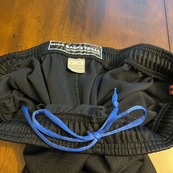 Nike Basketball Pants - Picture 3 of 3